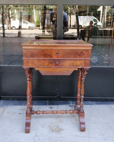 Table couture style - table,