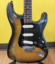 (Fender) Guitare électrique