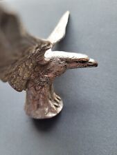 Mascotte automobile ou bouchon