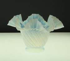 tulipe opalescente  pour lampe à pétrole  dans le gout verlys