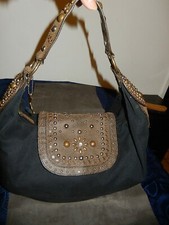 GRAND SAC LOLLIPOPS NOIR CLOUTE PORTE MAIN OU EPAULE COURT AVEC POCHES ZYPEES 