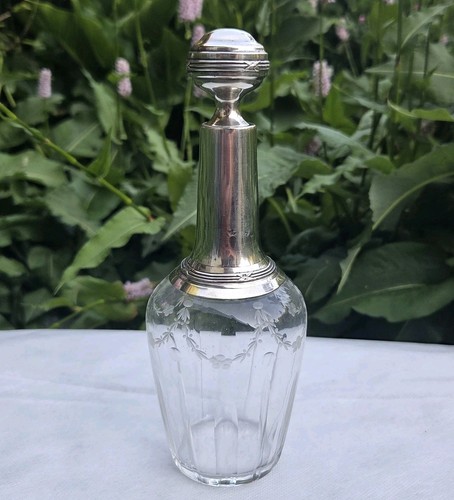 05l18 ancien flacon liqueur - 05l18, a