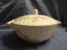 BERNARDAUD : SOUPIÈRE  ou LÉGUMIER - SERVICE AMANDINE - LIMOGES