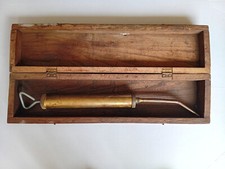  ANCIENNE POMPE A HUILE DE