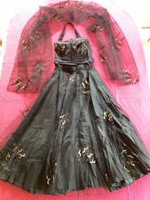 Exceptionnelle Robe du soir fin du 19e siècle début XXe en satin et tulle brodé