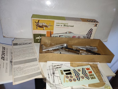 Maquette hawk 48 avion - maquette,