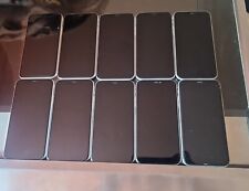 Téléphone Iphone 11 jaune  très bon état av et ar  s'allume pour pièces