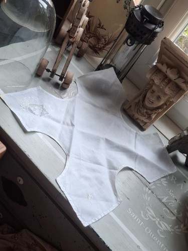 Napperon vintage brodé - ,