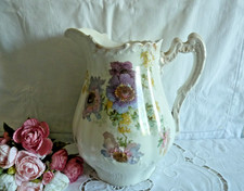 Ancien grand broc porcelaine