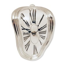 Horloge coulante argentée