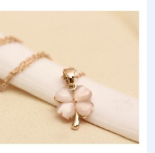 Collier femme, pendentif trèfle à 4 feuilles Pierre oeil de chat or 18K + chaine