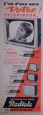 PUBLICITÉ RADIOLA TÉLÉVISION HI FI VISION L'UN D'EUX SERA VOTRE TÉLÉVISEUR
