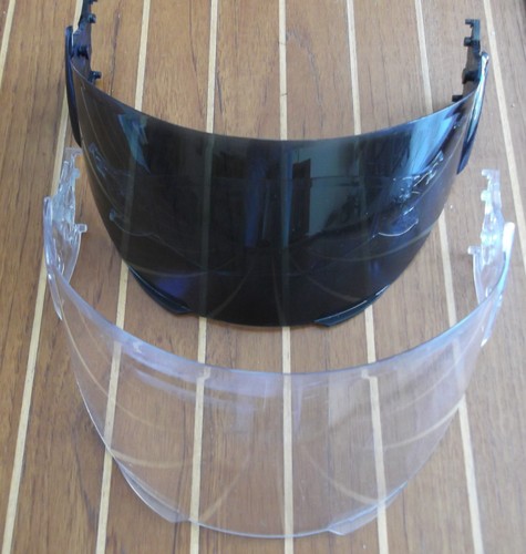 Deux visières casque - visières,