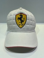 165- Casquette MICHAEL SCHUMACHER FERRARI non signée mis en vitrine