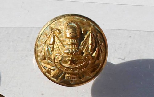 Rare bouton uniforme militaire - rare,