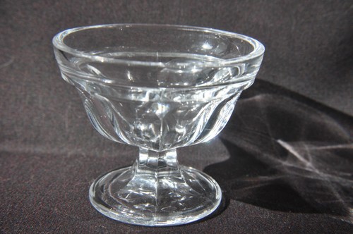 Coupelle cristal moulé - en,