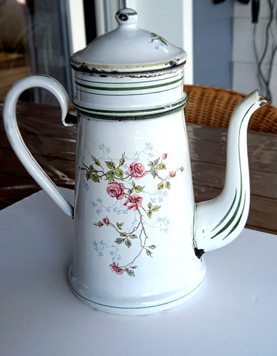 Ancienne cafetière émaillée