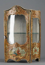 Vitrine miniature de poupée tole SGDG trés rare