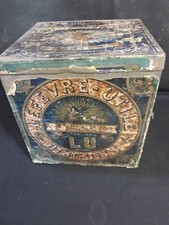 Ancienne Boîte en Tôle