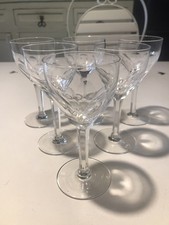 6 PETITS VERRES À VIN CRISTAL