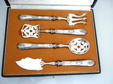SERVICE A MIGNARDISES, HORS D'OEUVRE ANCIEN, ECRIN + 4 PIECES, ARGENT MASSIF