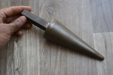 Ancienne enclume en fer