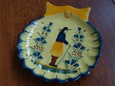 VINTAGE PLATE CERAMIC HENRIOT QUIMPER FRANCE COLOR YELLOW lenght 7,3"