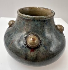 Auguste DELAHERCHE vase avec cabochons en grès sang de boeuf