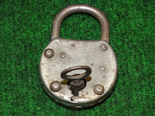 Petit ancien cadenas - -petit,