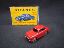Q951 GITANES CIJ 1/100 MICRO-MINIATURE METAL RENAULT DAUPHINE ROUGE AVEC BOITE