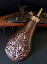 Ancienne Poire à Poudre en cuivre et laiton doré