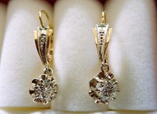 Boucles d'oreilles or dormeuses diamants 1940-1950 or 18 carats  