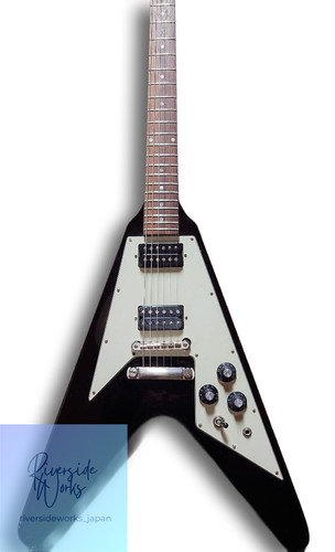 Burny flying guitar - flying, v
