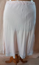 ANCIEN JUPON EN SOIE ROSE ET