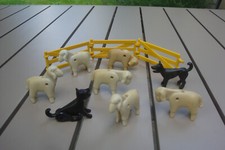 W13/ PLAYMOBIL FIGURINE LOT