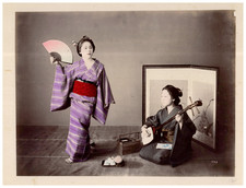 Japan, Women with Shamisen and Fan vintage albumen print Tirage albuminé rehau
