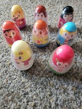 Egg Shaped Hasbro People Weebles set of 8 with spinner and car