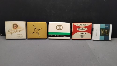 Lot paquets de - de, cigarettes