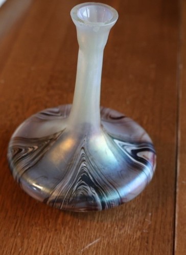 Vase aux reflets nacrés