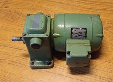 Motoréducteur   220v/380v  85 w  Vitesse de sortie   24 trs/mn