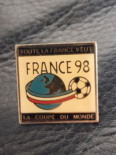 Pin football coupe du - pin's,