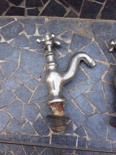 Lot robinets ancien - lot,
