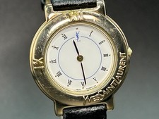 Montre Vintage YVES SAINT