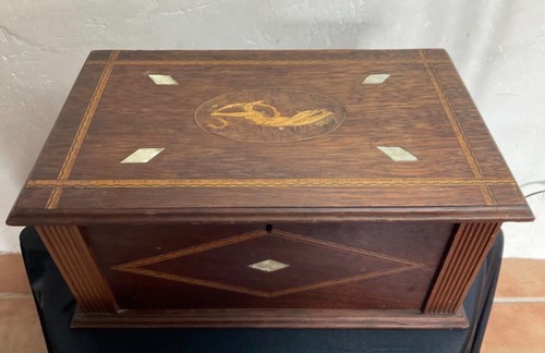 Coffre ancien - , en