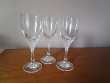 3 Verres à vin Hauteur  17,5