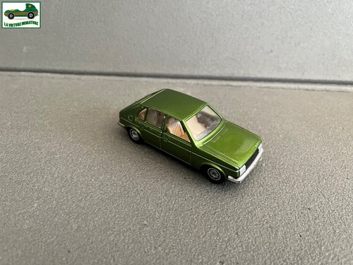 Ancienne voiture miniature - ancienne,