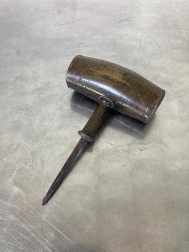 Ancien tire bonde - de, tonnelier