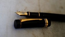 STYLO PLUME PARKER DUOFOLD CENTENNIAL PREMIERE GENERATION - PLUME OR MASSIF 18 K