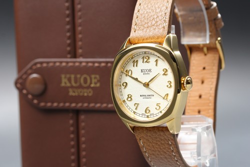 Avec étui montre - [avec, étui]