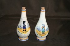 2 Bouteilles ou Vases -
